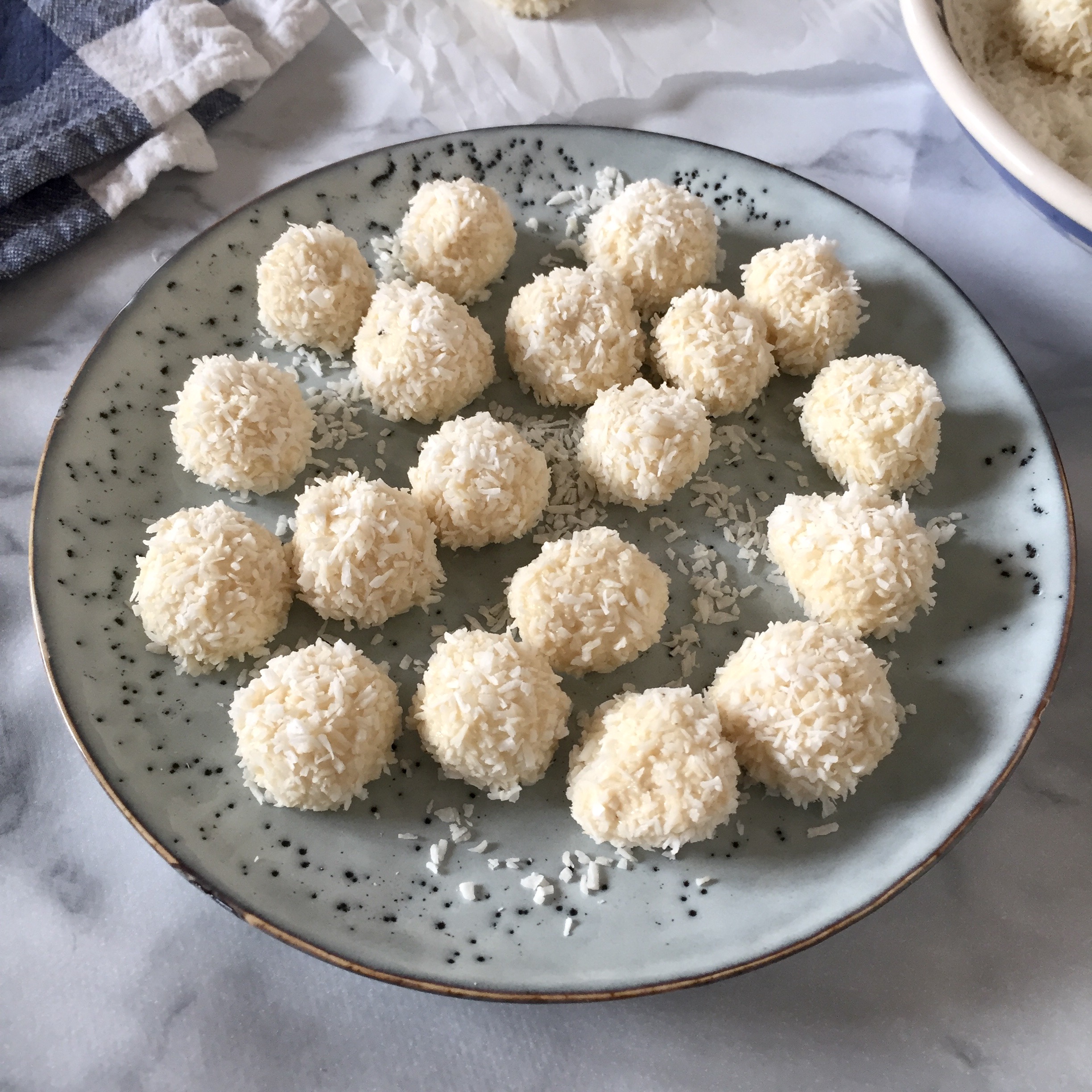 coconut_mint_snowballs_3